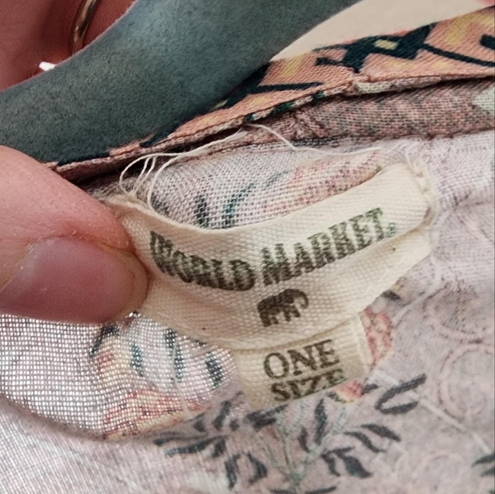 World Market Robe OS - Picture 4 of 4